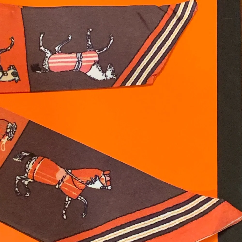 Hermes authentic silk horses 🐎 scarf for neck, hand or purse handle, must have!
